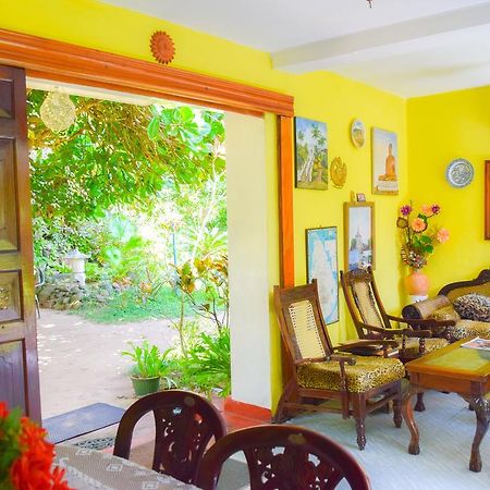 Shammie Guest House Hikkaduwa Esterno foto