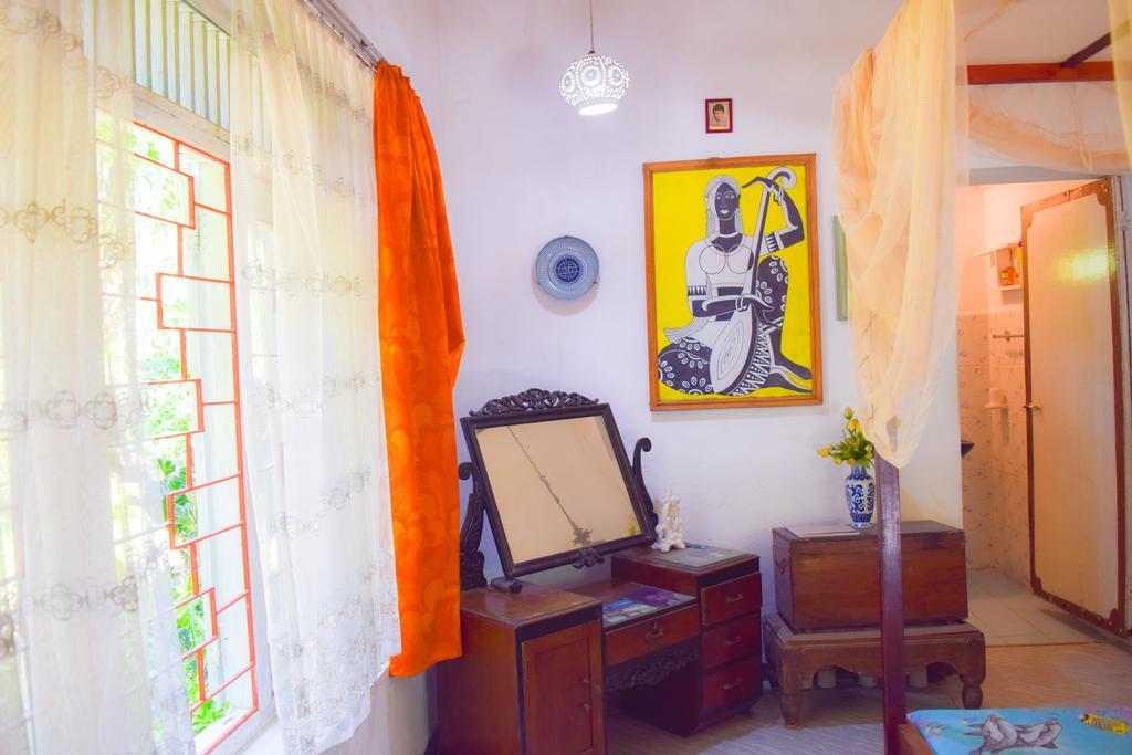 Shammie Guest House Hikkaduwa Esterno foto