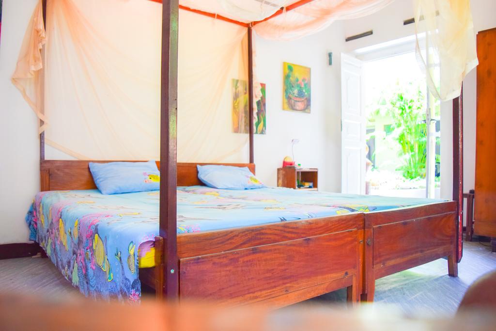Shammie Guest House Hikkaduwa Esterno foto
