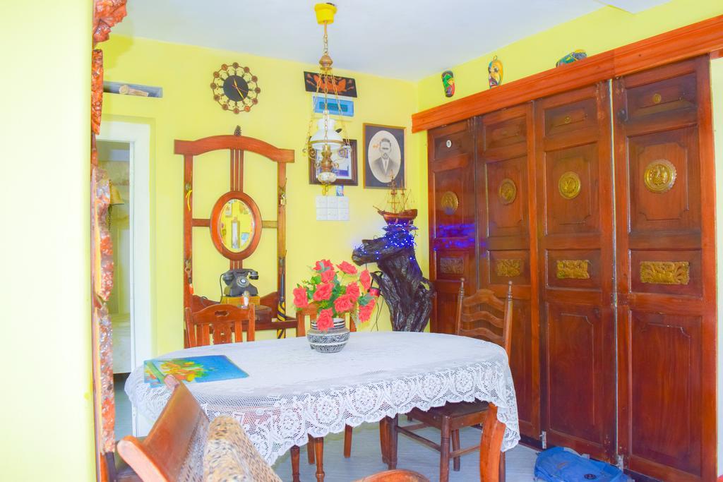 Shammie Guest House Hikkaduwa Esterno foto