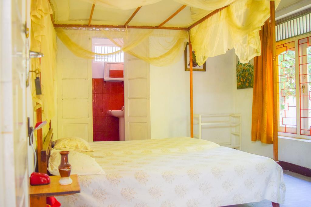 Shammie Guest House Hikkaduwa Esterno foto