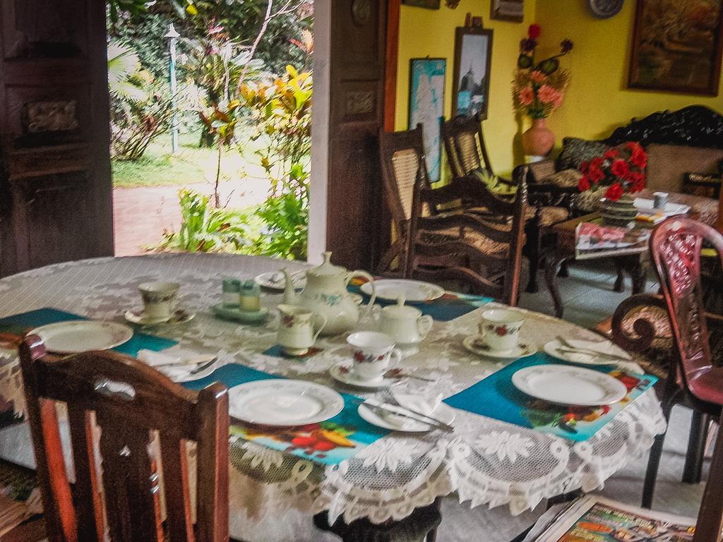 Shammie Guest House Hikkaduwa Esterno foto